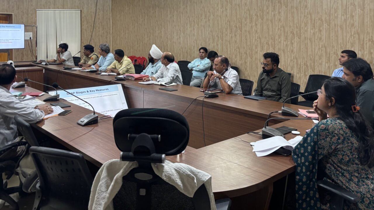 वायु प्रदूषण नियंत्रण एवं आगामी GRAP की तैयारियों को लेकर जिला कलेक्टर अपर्णा गुप्ता ने दिए आवश्यक दिशा-निर्देश